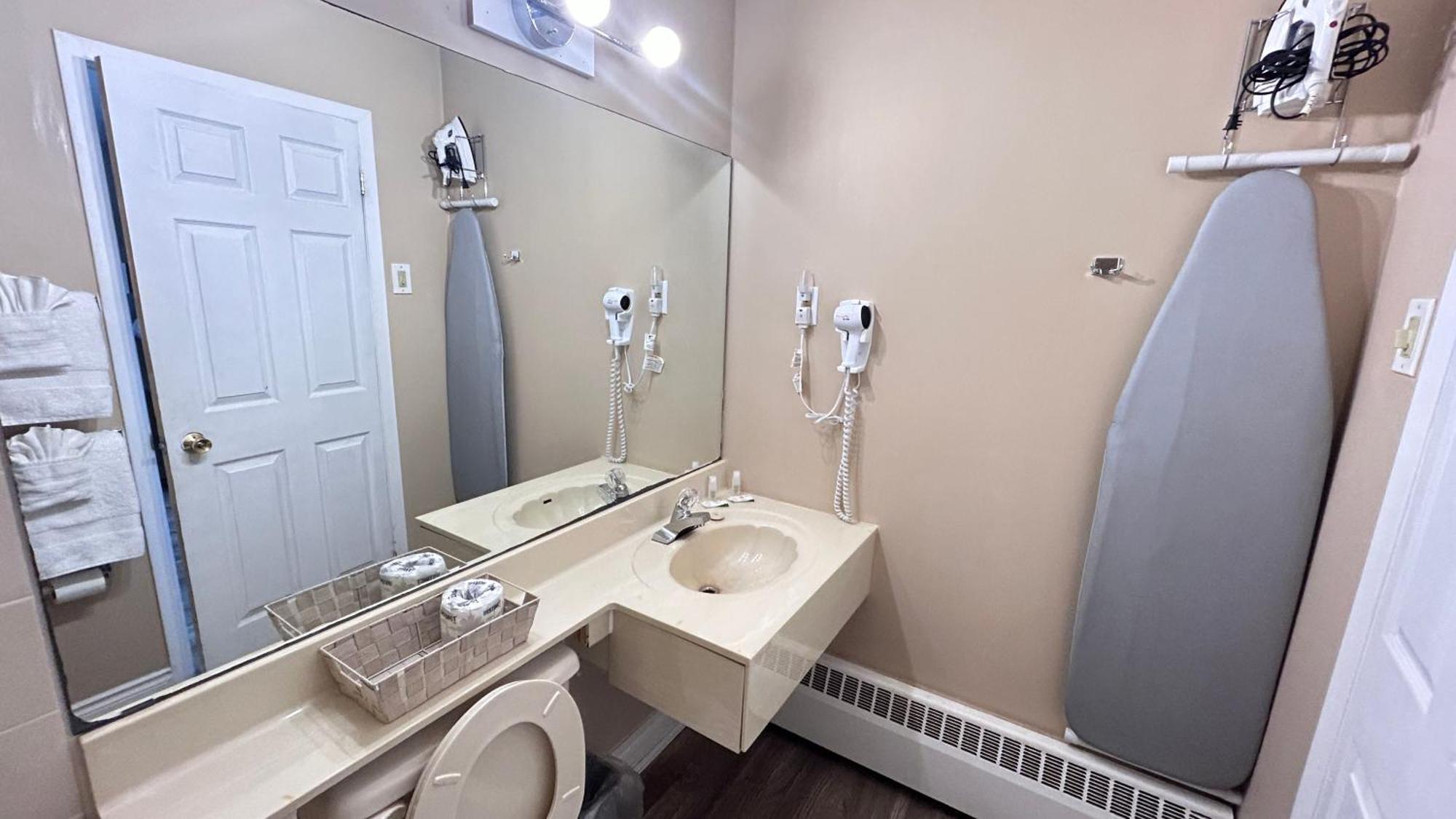 Rogers Motel Smiths Falls Kültér fotó