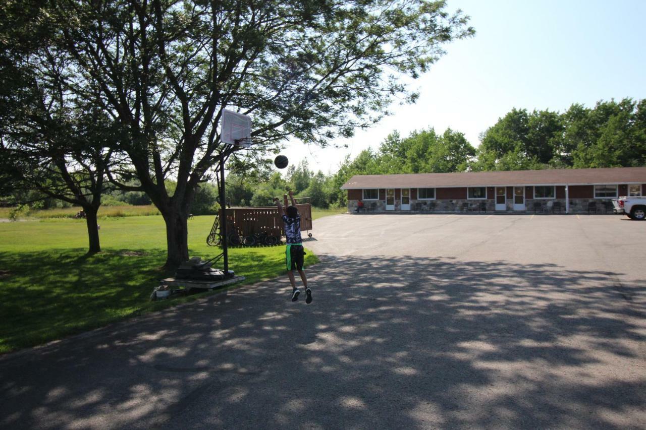 Rogers Motel Smiths Falls Kültér fotó